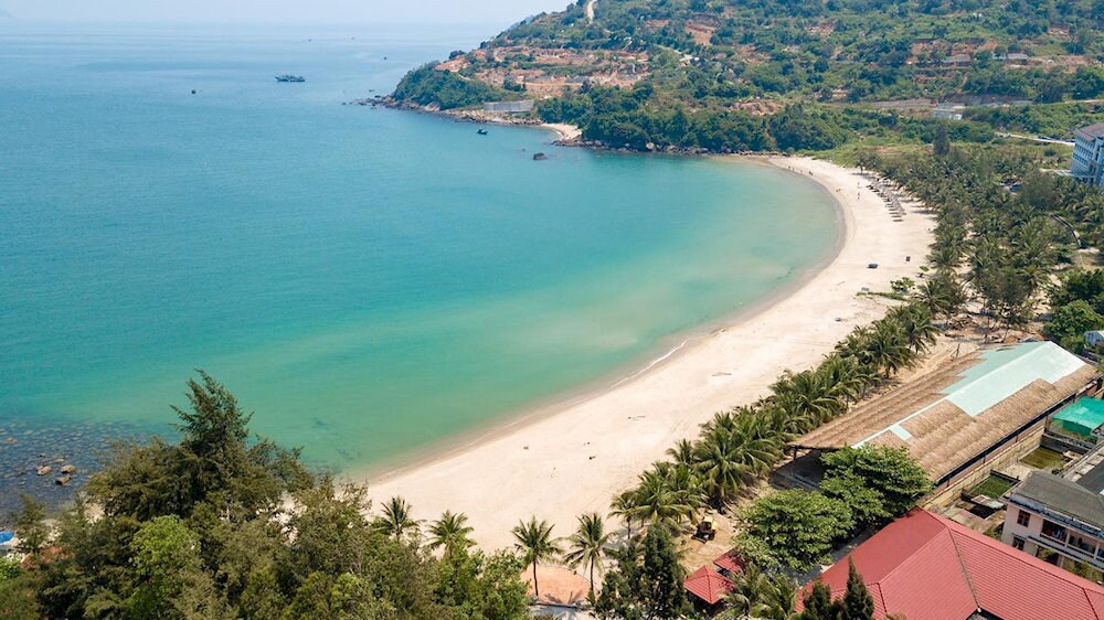 Bãi Tiên Sa nép mình bên bán đảo Sơn Trà 